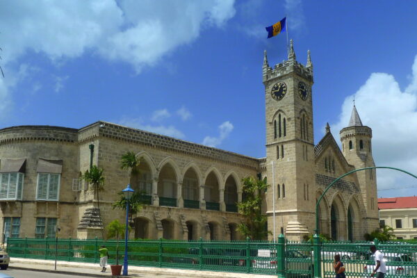 Barbados,_Karibik_-_The_West-Wing_of_the_Parliament_of_Barbados_and_the_Clock_Tower_-_panoramio